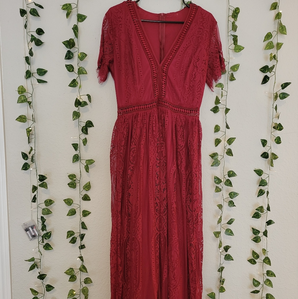 Beautiful, Burgandy Lace Dress! It is new without tag. It was never used.